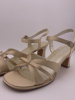 Mudd Womens Sandals Sz 10M Beige Satin Block Heel Strappy Bow Dress Shoes New